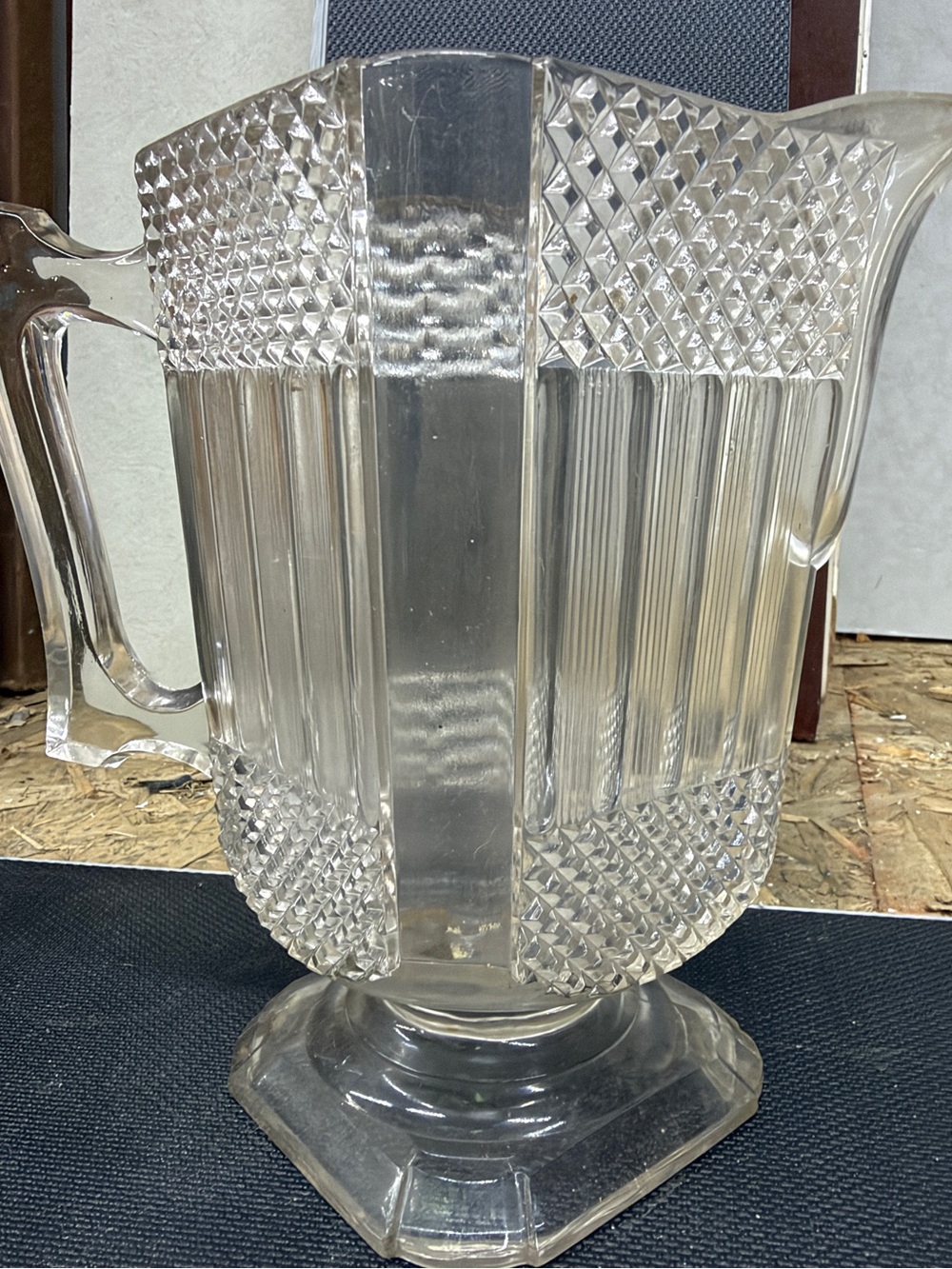 2 serving crystal pitcher's